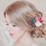 На фото: красивые прически на длинные волосы —  прическа в виде пучка.