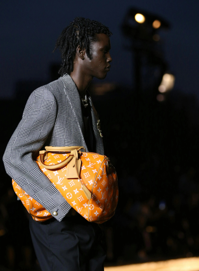 Рынок люкса сэконд-хэнд достигнет 73,8 млрд долларов к 2030 году